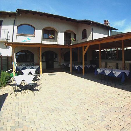 Locanda Dl'Angel Villar San Costanzo Bagian luar foto